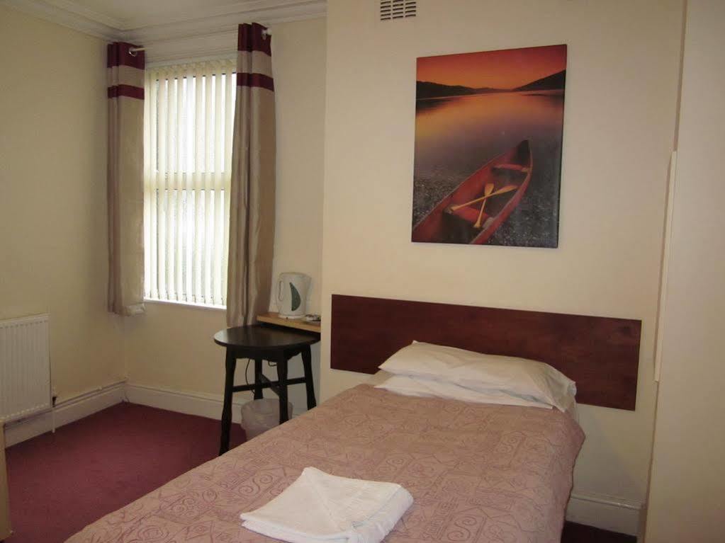 Mersey Hotel Widnes Esterno foto